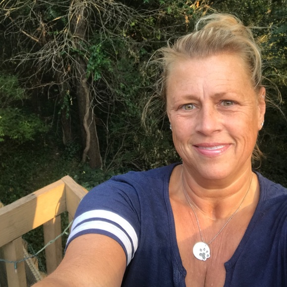 Meet your Posher, Linda - Picture 3 of 3